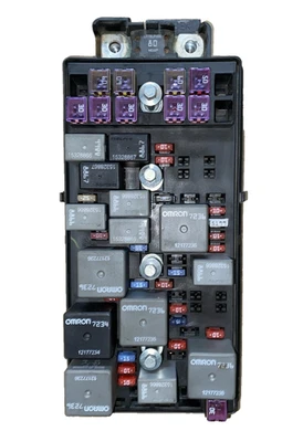 #15838750,2007 - 2008 雪佛兰迈锐宝 2.2L,保险丝盒罩下模块原始设备制造商 #8750 — 第 1/3 张图片