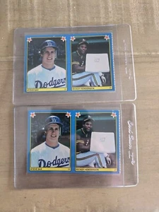 Coppia adesivi album baseball Fleer 1983 Steve Sax Rickey Henderson 144 lotto di 2 - Foto 1 di 2