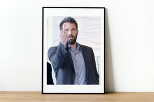 Ben Affleck - Celebrity Shooting Mittelfinger - Flipping Bird - 757 - Bild 1 von 4