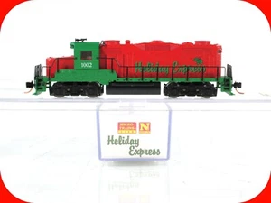 N Scale ***HOLIDAY EXPRESS*** Christmas GP-20 --- Micro Trains 98510016 **Read** - Picture 1 of 8
