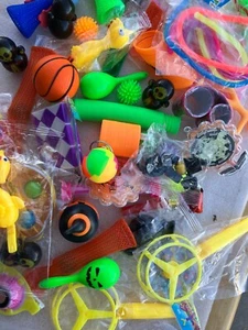 Carnival Toys 48 Prizes, Festival Toys & Favors, Party Toys (1) - Picture 1 of 8