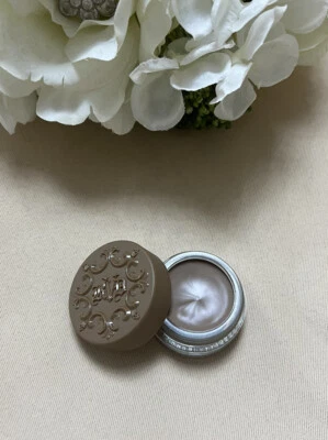 Pomada de larga duración KVD 24H - TOPO - NUEVA SIN CAJA 5,0 g/0,18 OZ Foto 1 de 3