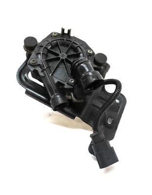 Audi Q7 2011 (4 L) 30 L motor sobrealimentado secundario auxiliar cachorro de agua Foto 1 de 4