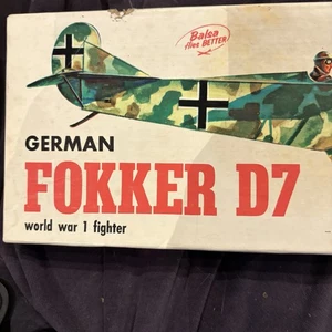 VINTAGE GUILLOWS GERMAN FOKKER D-7 PLANE WOODEN FLYING MODEL KIT - Bild 1 von 14