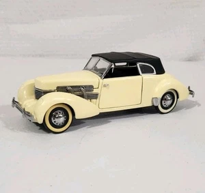 1937 Cord 812 Phaeton Coupe 1:24 Yellow/Black Top - Franklin Mint 1989 - Picture 1 of 14