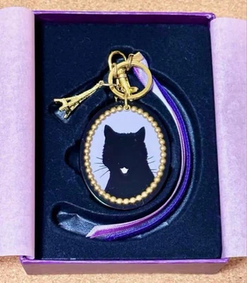 LADUREE Llavero Bolso Dije Torre Eiffel Macaron Mille et Une Nuits por MARK'S Foto 1 de 4