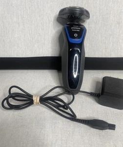 PHILIPS Norelco Electric Shaver AquaTouch Wet/Dry Series 5000 s5203 - Picture 1 of 7