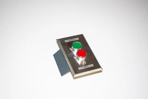 Allen-Bradley 800S 2ASFQ 600V 5A Start Stop flush mount assembly 1-year warranty - Bild 1 von 7