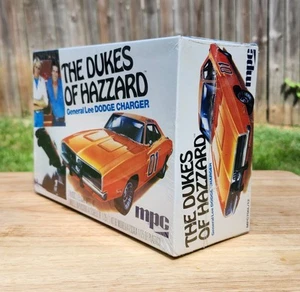 Factory-Sealed The Dukes Of Hazzard General Lee Dodge Charger 1:25 Scale Model - Picture 1 of 6