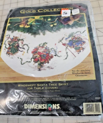 #56 Dimensions Gold Collection WINDSWEPT SANTA Cross Stitch Tree Skirt KIT 8529 Foto 1 de 3