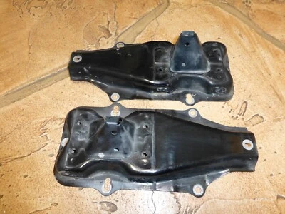 PAIR OF 99-05 MAZDA MX-5 MIATA FRONT BUMPER MOUNTING BRACKETS Foto 1 de 3