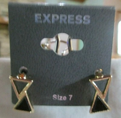 Pendientes perforados Express tono dorado 1/2" doble triángulo negro imitación estrás Foto 1 de 3