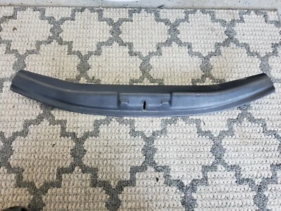 2000-2001 Hyundai Tiburon Rear Trunk Latch Cover PLASTIC Panel Trim OEM BLACK — 第 1/3 张图片