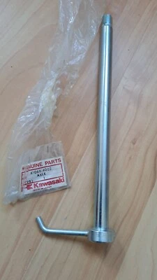 Kawasaki KDX 250 400 KLX250 -79-81 Rear Wheel Axle  41068-4002 NOS - Image 1 of 4