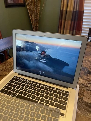 macbook air 2017 13 inch - Image 1 of 4