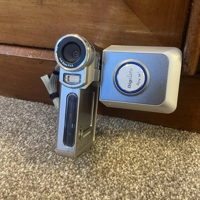 DigiLife DDV-M1 Compact Video Camcorder Silver Tested With Battery and Charger - Image 1 of 4