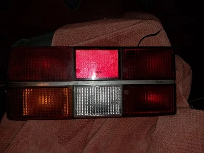 VOLVO 240 1985-1993 TAIL LIGHT PASSENGER RH. - Image 1 of 4