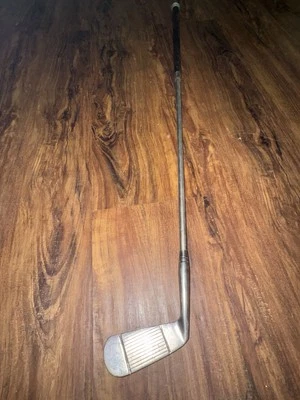 Pre Owned Long Burke Graduated Irons Reg No. 42 82 Stainless Steel Putter RH - Image 1 of 4