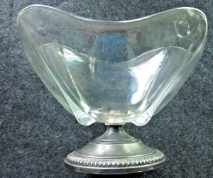 Vintage Silver Plate Candy Dish Pedestal Base Square Glass Bowl 6 1/2" - Picture 1 of 5