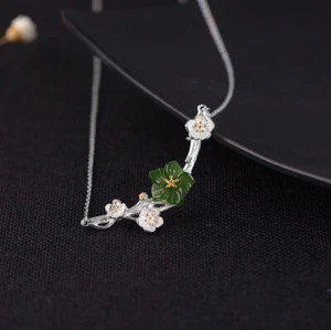 I05 Collier Blütenzweig aus Sterling Silber 925 mit Blüte aus grünem Jaspis - Bild 1 von 7