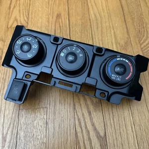 09 10 2009 2010 Pontiac Vibe Temperature Climate Control Dash A/C Heat AC - Picture 1 of 4