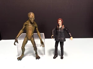 McFarlane Toys The X-Files Fight The Future Serie 1 Agente Scully Figura Aliena - Foto 1 di 17