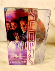 Sliders - Seasons 1 and 2 - Dual Dimension Edition - Picture 1 of 6