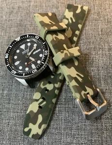 Silicone Sports Watch Strap / Green Camouflage / Stainless Steel / 20mm  - Picture 1 of 6