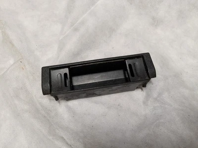 Запчасти пепельницы 1988 BMW 635CSi (E24) - Изображение 1 из 4