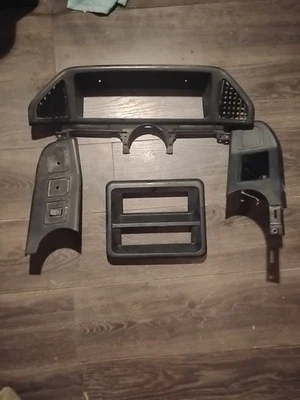 Juego de bisel de tablero Ford F150 Bronco 1987-1991 velocímetro OEM ventilaciones negras Foto 1 de 4