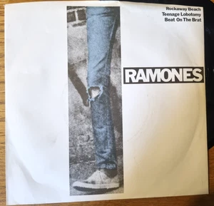 Ramones - Rockaway Beach 1977 Original UK 7" Sire Records PUNK VG/EX - Picture 1 of 6
