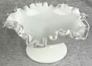 Plato de caramelo blanco con volantes de vidrio de leche Fenton MCM cuenco compuesto pedestal - Imagen 1 de 6