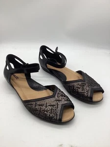 Earth Women's Ankle Leather Perforated Buckle Black Flat Sandal Size 10B - Picture 1 of 7