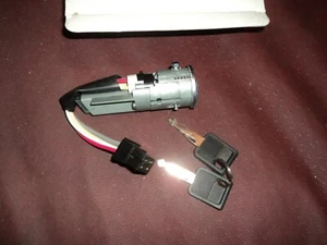 1966 86 Renault 4 6 12 15 17 İgnition Starter Switch Lock Commutatour - Picture 1 of 4