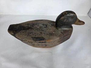 Señuelo de pato de madera tallado a mano vintage con exhibición de caza de pintura desgastada - Imagen 1 de 9