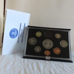 GUERNSEY 1988 8 COIN PROOF YEAR SET WITH CROWN - mintage 2,500 - Picture 1 of 4