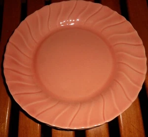 (3) FRANCISCAN (USA) Coronado Swirl Coral-Beige 9⅜ in. LUNCH PLATES: Fluted Edge - Bild 1 von 16