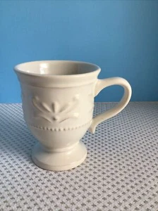 TAZA CON PATAS CHRIS MADDEN JC PENNEY ADALINA - MARFIL  - Imagen 1 de 3