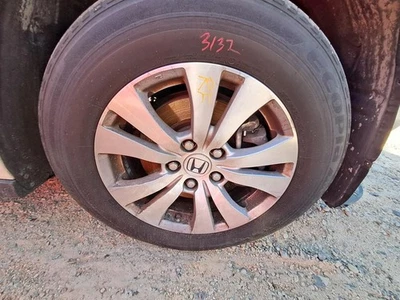 Used Wheel fits: 2014 Honda Odyssey 17x7 alloy 5 double spoke Grade B - Image 1 of 4