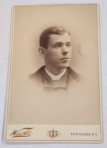 Antike Kabinettkarte Foto 1800er Hübscher Herr aus Syrakus N.Y. - Bild 1 von 3