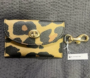 Coach Turnlock astuccio porta carte leopardato stampa animalier pelle nuovo con etichetta con clip - Foto 1 di 4