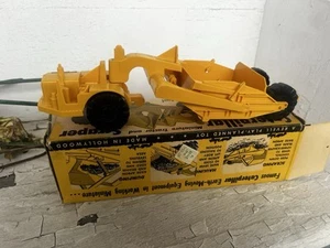 1950’s REVELL TOYS plastic CATERPILLAR Scraper - measures 12" NOS w Box - Picture 1 of 9