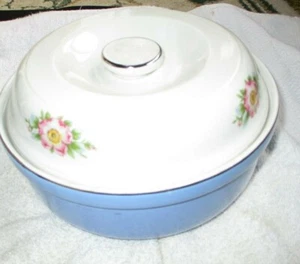 Cazuela con tapa azul cadete utensilios de cocina superiores vintage Hall's Rose Parade - Imagen 1 de 3