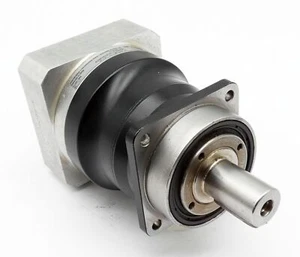 Wittenstein SP 075S-MF1-10-1E1-2S i=10 + S-20029099-F engranaje planetario -usado- - Imagen 1 de 7