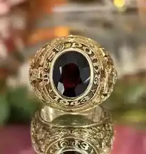 Anello Militare West Point Granato Rosso 3 Ct Ovale Creato Rosso Placcato Oro Giallo 14K - Foto 1 di 9