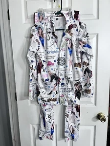 Taylor Swift LS Pajamas Set Pjs Merch Women’s Medium ERAS REPUTATION RED PIC - Picture 1 of 10