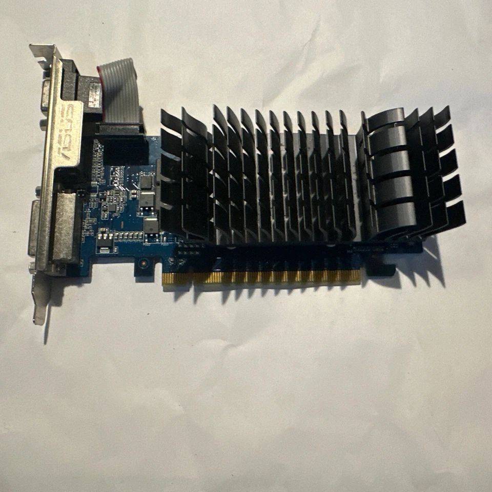 ASUS 210 Silent 1GD3-v2 GeForce en 210 Nvidia Graphics Card 1 GB DDR3 PCI E - Image 1 of 1