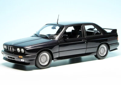 180020308 1987 BMW M3 (E30) in Blue Metallic Premium Model Collectible Auto - Immagine 1 di 4