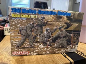 1/35 Dragon 20th Waffen Grenadier Division Baltic States 1944 Figurenset Neu in OVP - Bild 1 von 4