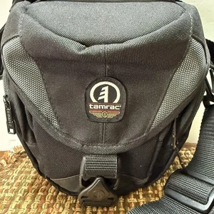 Bolsa para cámara TAMRAC 5515 *Zoom de aventura* negra con correa/cinturón ajustable gris - Imagen 1 de 5